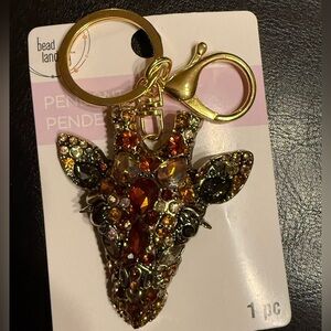 NWT Stunning Giraffe 🦒 Gold and Crystal Key Chain / Bag Charm